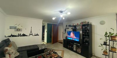 Espectacular apartamento para arriendo AMOBLADO  ubicado en el sector de san Cipriano en la localidad de suba, te permite disfrutar de espacios amplios, comodos y luminosos, ya que cuenta con una excelente ventilacion. Tiene un area de 56 metros cuadrados, 2 alcobas, 1 bano, 2 closets, cocina integral, zona de ropas, calentador electrico, 1 sala comedores. Esta cerca de todo lo que necesitas estaciones de servicio y SITP, Banco de Bogota y Bancolombia, colegios y universidades, supermercado, exito y oxxo. Esta cerca de avenidas principales , calle 168 y 170 y carreras autonorte y kr 58. 