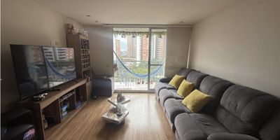 Se Vende Apartamento En Belén, Loma de los Bernal 

Área 75 mts2 
Nivel 14

Excelente ubicación 

Amplios Espacios Distribuidos en 3 Alcobas, 3 baños,sala comedor,  cocina integral, zona de ropas,  balcón, Parqueadero, 

Unidad cerrada, vigilancia 24 horas,  piscina,Gimnasio, Salón social, Cancha Múltiple, juegos infantiles, zonas Verde 
Estrato 5
Admón 380 Mensual 
Precio $ 530Millones Negociables