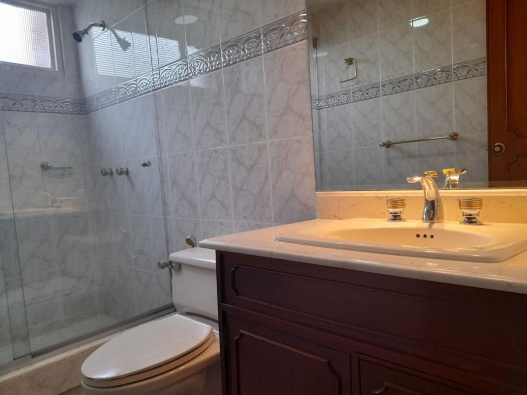 Apartamento de 3 alcobas en venta en Chico Norte Et. Ii, Bogotá, 199 m² · foto 5 de 20