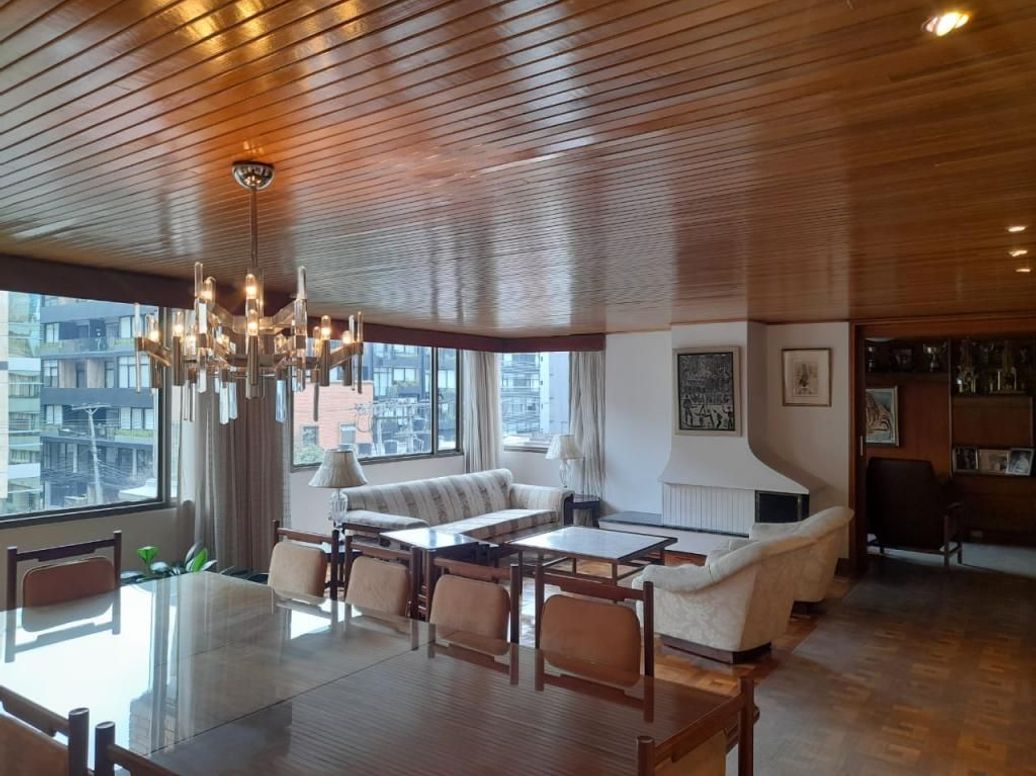 Apartamento de 3 alcobas en venta en Chico Norte Et. Ii, Bogotá, 199 m² · foto 2 de 20