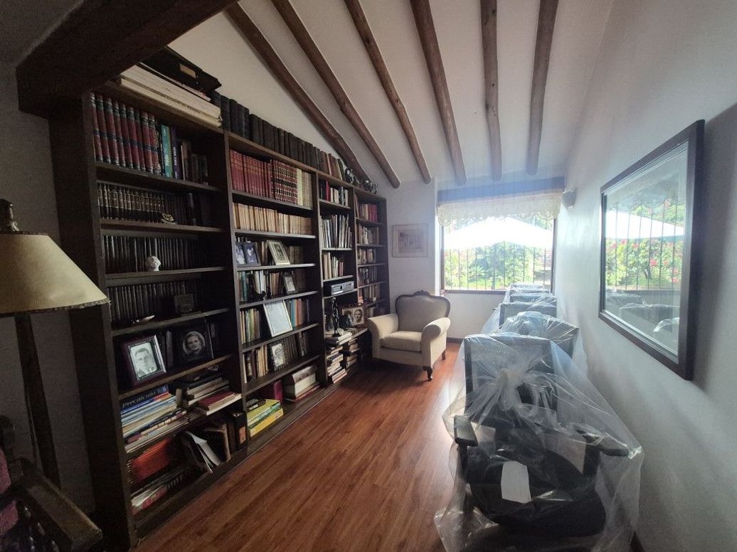 Casa de 6 alcobas en venta en Ub. Santa Coloma, Bogotá · foto 12 de 20