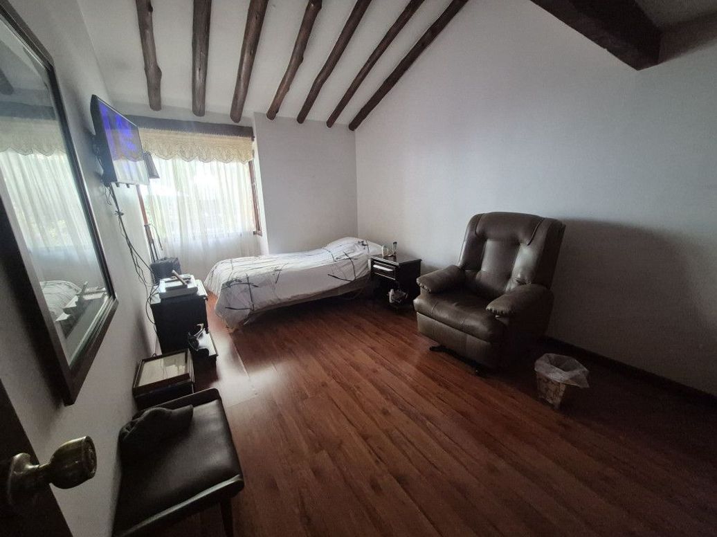 Casa de 6 alcobas en venta en Ub. Santa Coloma, Bogotá · foto 13 de 20