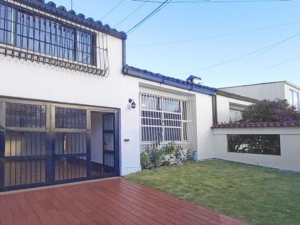 Casa de 4 alcobas en venta en Prado Veraniego Sur, Bogotá, 261 m² · foto 2 de 20