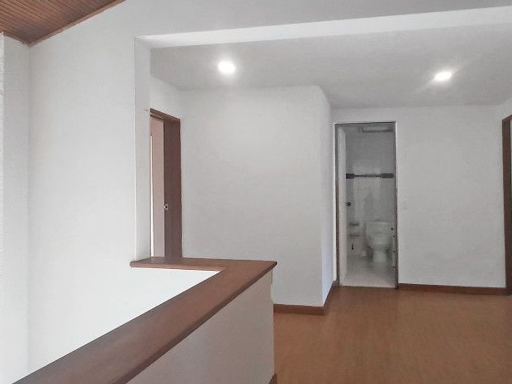 Casa de 4 alcobas en venta en Prado Veraniego Sur, Bogotá, 261 m² · foto 12 de 20