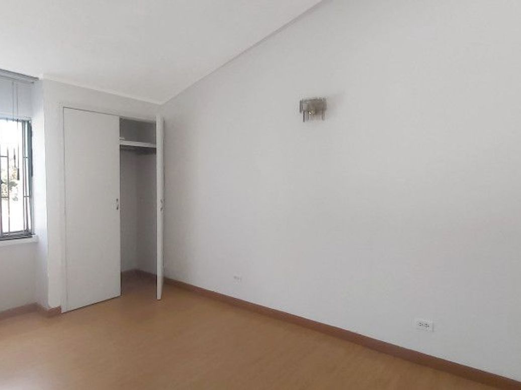 Casa de 4 alcobas en venta en Prado Veraniego Sur, Bogotá, 261 m² · foto 13 de 20