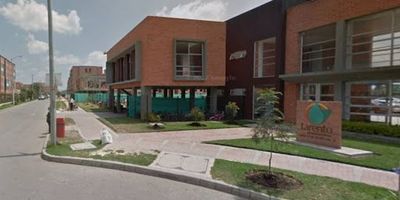 Fascinante apartamento en Madrid, con una ubicación ideal para disfrutar en familia, calle 23 con la carrera 14, sobre la variante, cerca del Centro Comercial El Cid. El apartamento 204 cuenta con amplios espacios, con gran iluminación natural, cocina integral, sala, comedor con balcón donde podrá apreciar los amaneceres y atardeceres de la ciudad. Posee una excelente distribución con tres alcobas, un 1 closet, dos baños, hall de alcobas con mini estudio. Conjunto residencial con gimnasio, BBQ, cancha de baloncesto, microfutbol, parque infantil, gimnasio al aire libre, salón social, zonas verdes, recepción, sala de espera. Cualquier información adicional contáctenos al número 314 3658146 o al correo electrónico german.amorteguiinmobiliariabogota.com El equipo de Inmobiliaria Bogotá está comprometido a brindar una experiencia de vida excepcional para nuestros clientes desde el momento en que se unen a nuestra comunidad.