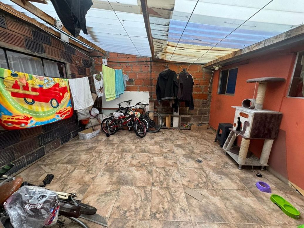 Casa de 10 alcobas en venta en Bello Horizonte, Bogotá, 281 m² · foto 8 de 20