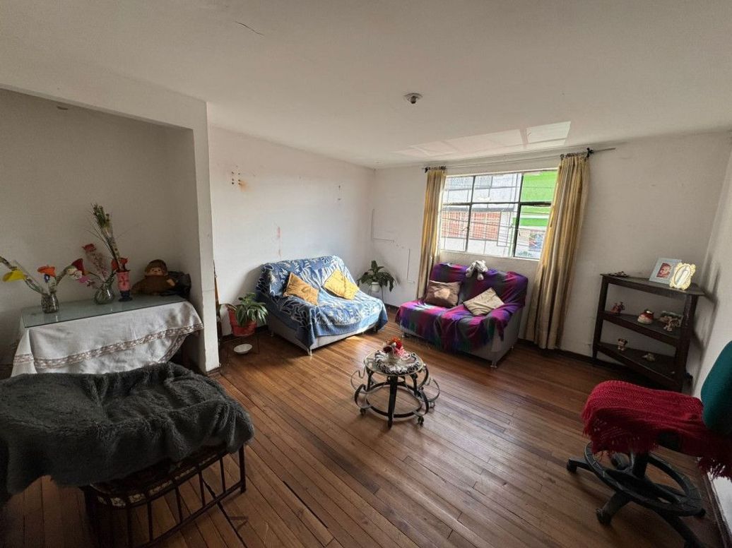 Casa de 10 alcobas en venta en Bello Horizonte, Bogotá, 281 m² · foto 15 de 20