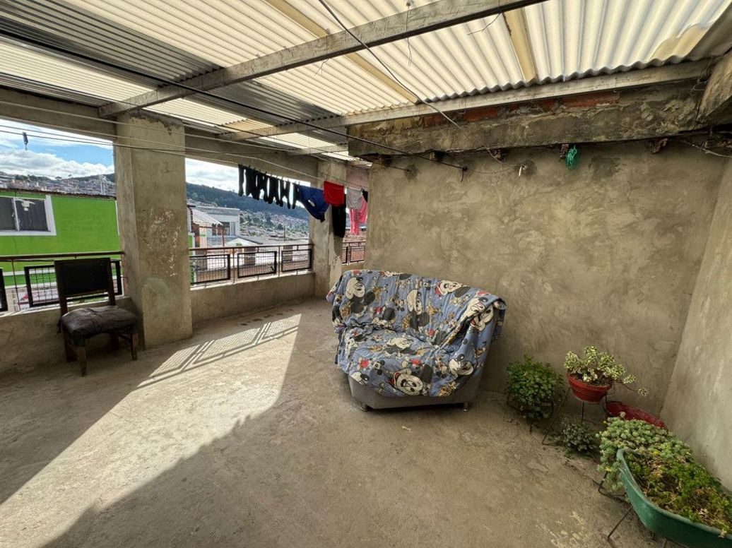 Casa de 10 alcobas en venta en Bello Horizonte, Bogotá, 281 m² · foto 17 de 20
