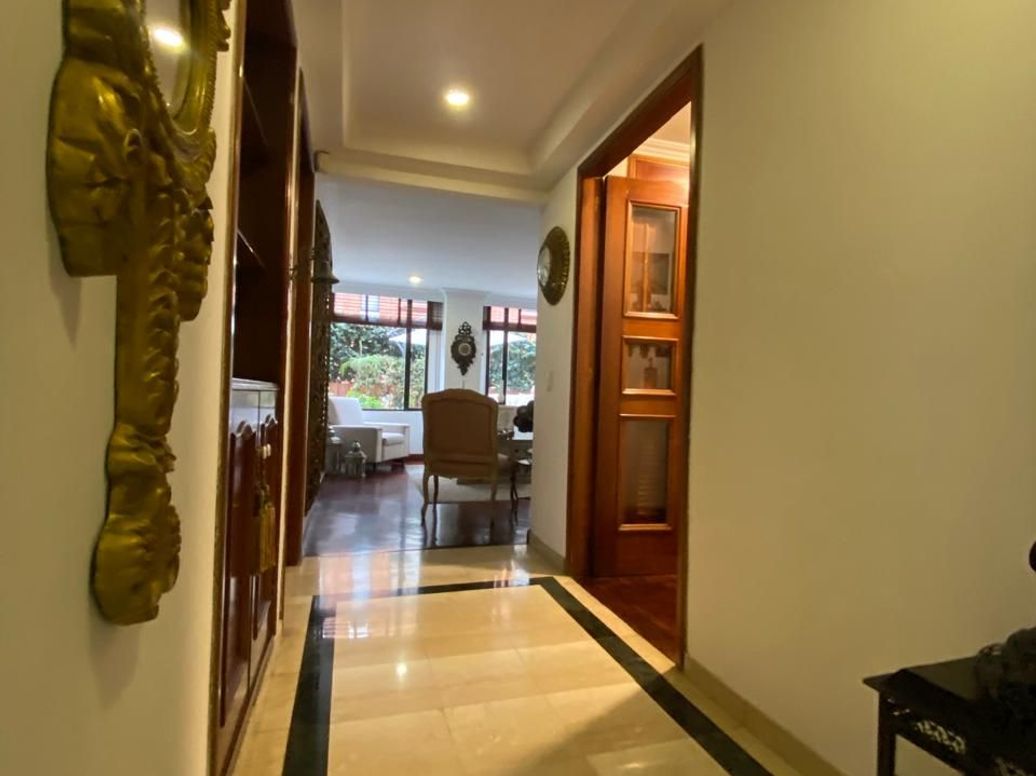 Apartamento de 3 alcobas en venta en Chico Norte Et. Iii, Bogotá, 136 m² · foto 4 de 14