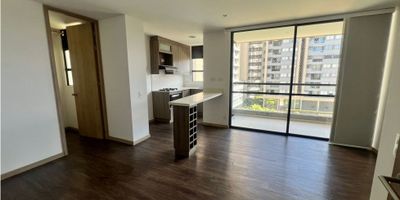 Arriendo apartamento en Rionegro Antioquia, sector Barro Blanco!

Ubicado en una exclusiva unidad cerrada con excelentes zonas comunes que ofrecen comodidad, seguridad y esparcimiento para toda la familia. Disfruta de áreas sociales como zonas verdes, salón social, juegos infantiles y más.

El apartamento cuenta con:


 
 2 habitaciones amplias y bien iluminadas
 
 
 Sala comedor con excelente ventilación
 
 
 Cocina integral moderna y funcional
 
 
 Zona de ropas independiente
 
 
 1 parqueadero privado
 
 
 Cuarto útil en el mismo piso del apartamento para mayor comodidad
 


Ideal para quienes buscan tranquilidad, buena ubicación y calidad de vida en uno de los sectores más apetecidos de Rionegro. Codigo de inmueble No. 9459122
