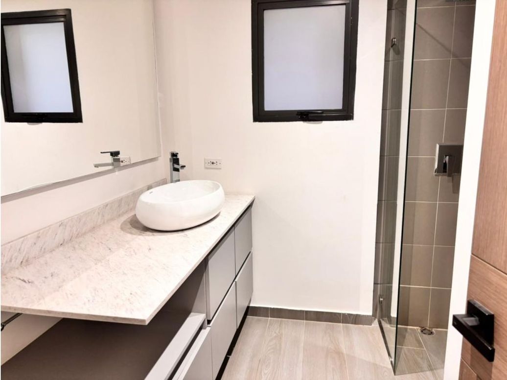 Apartamento de 2 alcobas en venta en Chico, Bogotá, 160 m² · foto 16 de 16