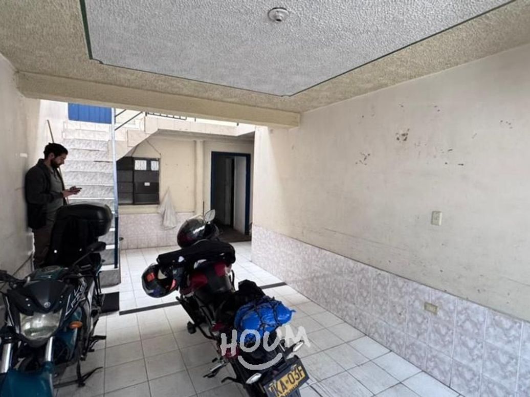 Casa de 10 alcobas en venta en Murillo Toro, Bogotá, 386 m² · foto 5 de 20