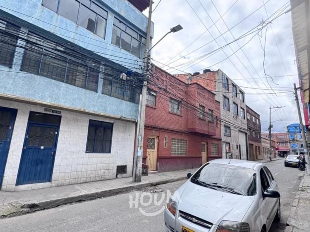 Casa de 10 alcobas en venta en Murillo Toro, Bogotá, 386 m² · foto 17 de 20