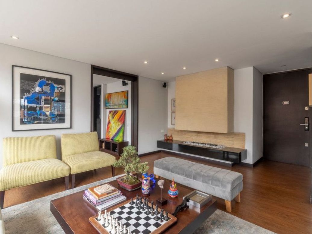 Apartamento de 3 alcobas en venta en Rincon Del Chicó, Bogotá, 252 m² · foto 2 de 20