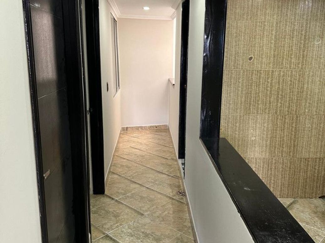 Casa de 7 alcobas en venta en Bosa Nova, Bogotá, 265 m² · foto 4 de 20