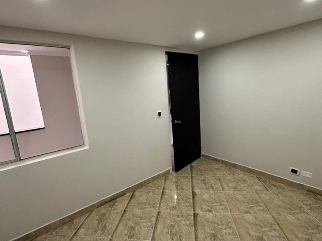 Casa de 7 alcobas en venta en Bosa Nova, Bogotá, 265 m² · foto 7 de 20