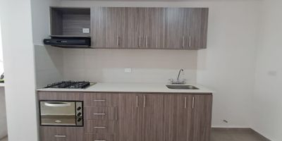 Se arrienda apartamento moderno de 64 m² en Itagüí, Antioquia. Ubicado en el piso 7 del barrio CR. ZANETTI, este inmueble cuenta con 3 habitaciones, 2 baños completos y 1 parqueadero. Su diseño funcional y su estratégica ubicación en Itagüí, cerca del Centro de la Moda, lo hacen ideal para la vida diaria. El canon de arriendo es de $2,500,000. Es una excelente opción para vivir en Itagüí. Para más detalles o para agendar una visita a este apartamento en arriendo, contáctenos.