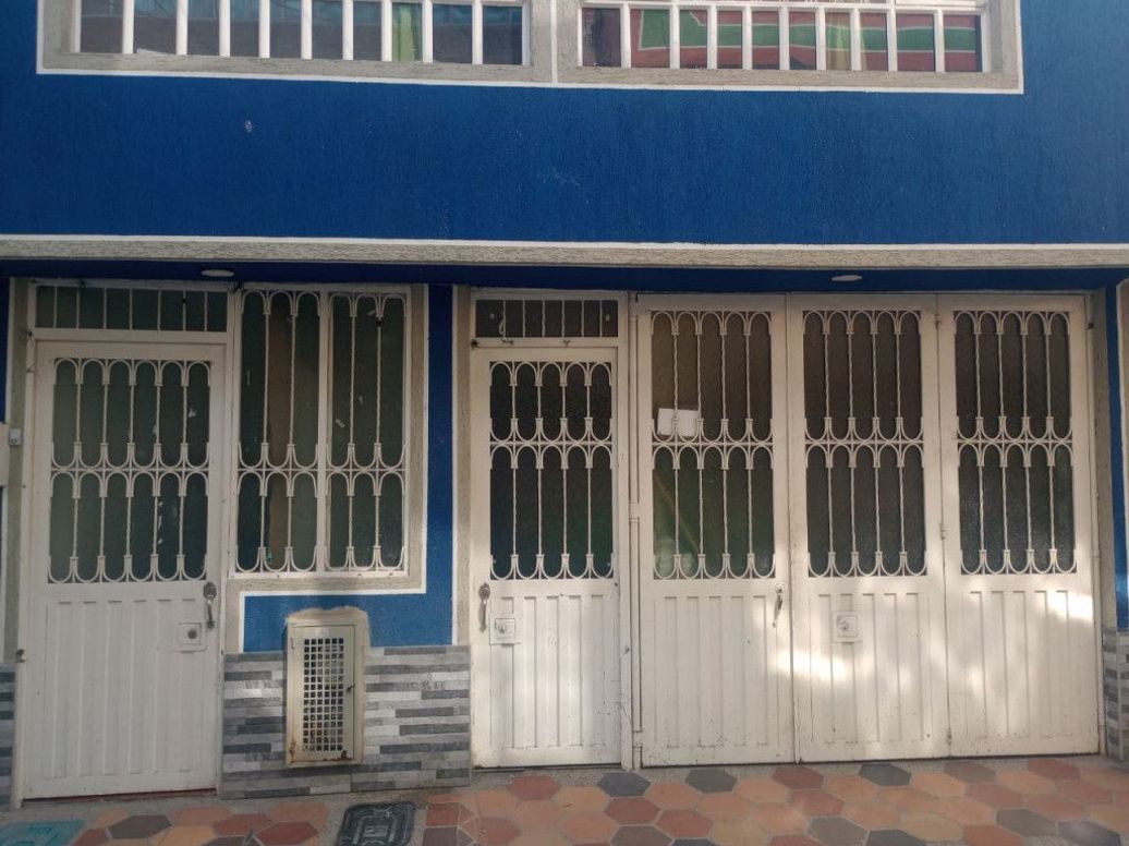 Casa de 8 alcobas en venta en Bosa Nova, Bogotá, 280 m² · foto 2 de 20