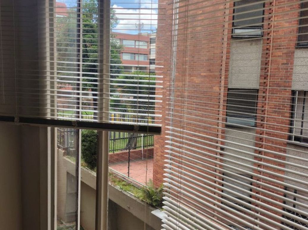 Apartamento de 1 alcoba en venta en Santa Barbara Central, Bogotá, 40 m² · foto 3 de 13