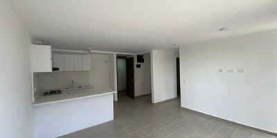 Apartamento para estrenar disponible para el arriendo, ubicado en unidad cerrada en el sector Cimarronas de Rionegro, cuenta con un area de 56mts, amplia cocina integral, sala comedor, 2 habitaciones, 2 baños, parqueadero y cuarto útil. El apartamento cuenta con hermosa vista panorámica, la unidad cuenta con portería 24 horas lo que brinda tranquilidad y seguridad, esta ubicado en punto estratégico en Rionegro lo que permite cercanía  a colegio con fácil acceso a transporte publico y vías principales. Lugar ideal para vivir!