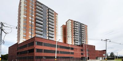 Se vende apartamento que contiene las siguientes dependencias sala, comedor, cocina, zona de ropas, balcón, baño social, alcoba principal con vestier y baño privado, 2 alcobas con closet. garaje y deposito.