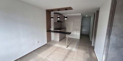 Descubre la comodidad y elegancia en este apartamento en arriendo para estrenar ubicado en el norte de Bogotá. Con 2 habitaciones, 1 baño y 41 metros cuadrados, este espacio ofrece un ambiente acogedor y funcional para tu estilo de vida. Su diseño moderno y acabados de alta calidad te brindarán el confort que mereces.  ¡No pierdas la oportunidad de hacer de este apartamento tu nuevo hogar!