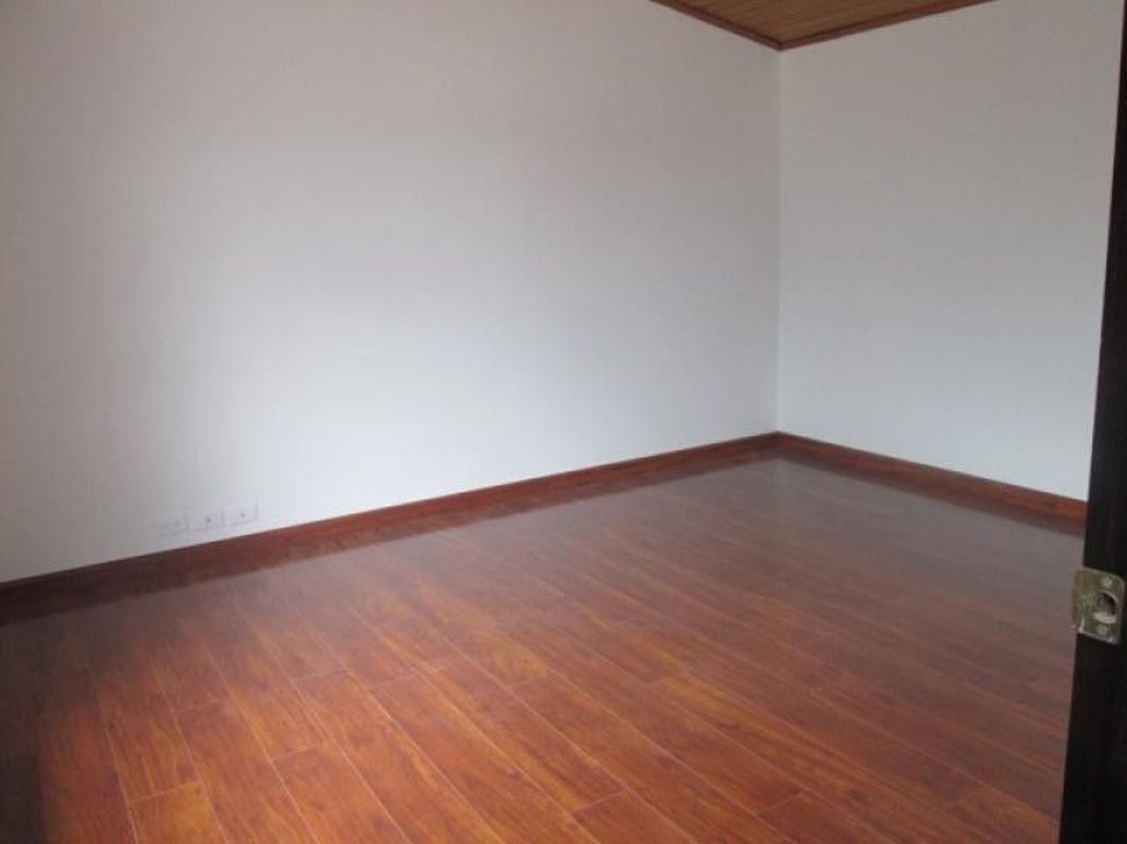 Casa de 5 alcobas en arriendo en Paulo Vi Norte, Bogotá, 360 m² · foto 15 de 20