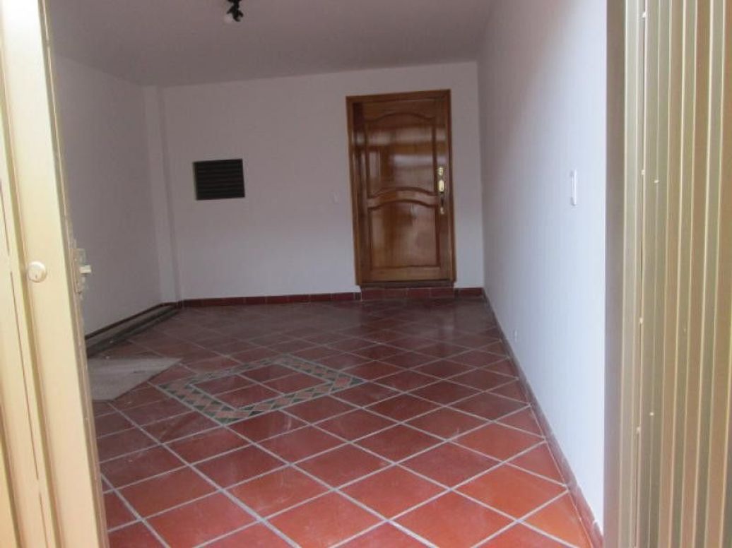 Casa de 5 alcobas en arriendo en Paulo Vi Norte, Bogotá, 360 m² · foto 2 de 20