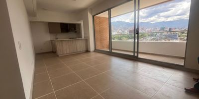 3 alcobas, 3 baños, clóset de linos, 1 vestier, 2 closets, cuenta con puerta de seguridad, salon comedor, cocina integral abierta, zona de ropas con conexión para secadora y balcon, parqueadero doble lineal y cuarto util.

ZONAS COMUNES SE ENTREGAN EN DICIEMBRE.
APARTAMENTO PARA ESTRENAR ,DISPONIBLE 10 DE OCTUBRE.

Zona pet, Rincón de lectura, Gimnasio, Juegos infantiles, Terraza de yoga, Pista de triciclos, parqueaderos para visitantes. Próximamente contará con Coworking, Salon multiple, Salón de juegos, Social kitchen, Piscina adultos, Piscina niños, Carril de nado.
