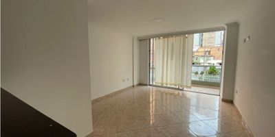 Renta de apartamento  en Sabaneta Antioquia, Super iluminado,  con un área de 77 m2, ideal para quienes buscan comodidad y buena distribución, con  un entorno tranquilo. Cuenta con 3 alcobas, 2 baños terminados,  una gran patio super amplio, balcón que aporta luz natural y ventilación. Cocina integral , piso en  cerámica, servicios de agua, gas y electricidad.

Ubicado en un punto extrategico  del municipio,  El edificio parqueadero tanto de propietarios como visitantes.

Con acceso pavimentado, acceso facil al transporte publico , cercanía a colegios, universidades, parques, jardines, restaurantes y comercios, garantizando calidad de vida y conveniencia.

Recuerda que te ayudamos con todo el proceso de tu vivienda!
