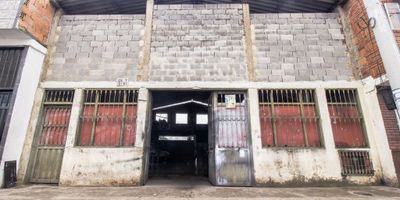 VENTA BODEGA FUSAGASUGA LA FLORIDA RQ16025
AREA.L:10X17.5:173 M2  ESTRATO 2 TIEMPO CONSTRUIDO 30 AÑOS
Con area de trabajo industrial con baño altura de 5.4 m2 uso comercial
serca a la iglesia del centro de fusagasuga. pisos en concreto, servicios de agua y luz.