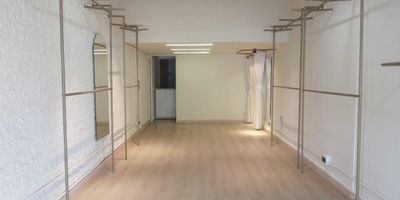 Local en arriendo el cual cuenta con una excelente ubicación, sobre vía principal, con fácil acceso y salida, con conexión a rutas de transporte público, estaciones de servicio, supermercados y gran variedad de servicios complementarios del sector. Cuenta con piso en baldosa, 1 espacio, 1 baño, energía básica. inmuebles sujetos a verificacion de disponibilidad
