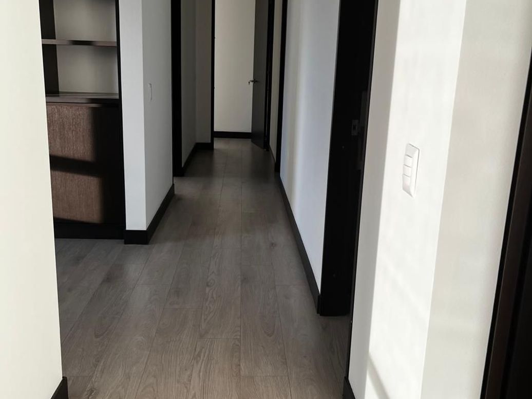 Apartamento de 3 alcobas en venta en La Salle, Bogotá, 165 m² · foto 4 de 20