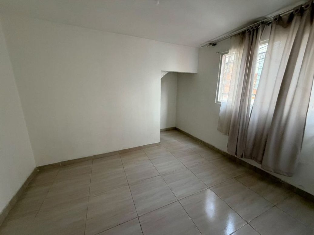 Casa de 9 alcobas en venta en Murillo Toro, Bogotá, 189 m² · foto 19 de 20