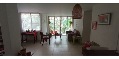 Venta de apartamento en Robledo Altamira – Unidad Cerrada

Excelente oportunidad de inversión. Apartamento ubicado en tercer piso, en unidad cerrada con parqueadero privado. Cuenta con 3 habitaciones, 2 baños, cocina integral y excelente distribución. Ubicación estratégica cerca al Tecnológico de Antioquia y al Hospital Pablo Tobón Uribe. Fácil acceso a transporte público y zonas comerciales.
