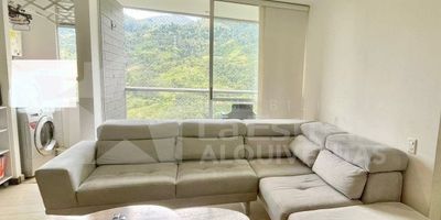 Apartamento en Venta – Unidad Arboleda de La Estrella (Piso 19)
Este apartamento es la elección ideal para quienes buscan un hogar moderno, cómodo y con todas las facilidades a su alcance. Ubicado en la Unidad Arboleda de La Estrella, ofrece una excelente ubicación y un entorno tranquilo, con acceso rápido a principales vías y servicios.El inmueble cuenta con 80 m² en el piso 19, con una vista privilegiada y espacios perfectamente distribuidos: 3 alcobas con clóset (siendo la principal más amplia), 2 baños, un estudio funcional, sala comedor con balcón, zona de ropas independiente, cocina integral equipada, parqueadero privado y cuarto útil.La unidad ofrece completas zonas comunes para el disfrute de toda la familia: sauna, turco, piscina, jacuzzi, parque infantil, zona BBQ, gimnasio, salón social y parque de mascotas, además de una portería con seguridad 24 horas.
COD 8420