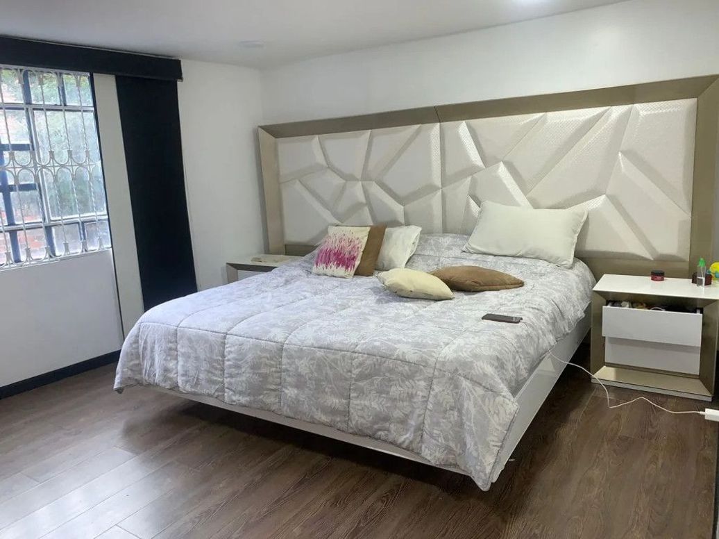 Casa de 3 alcobas en venta en Macarena Los Alpes, Bogotá, 330 m² · foto 12 de 20