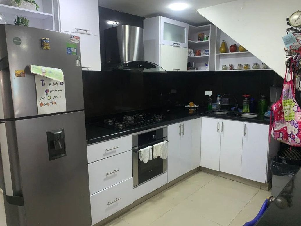 Casa de 3 alcobas en venta en Macarena Los Alpes, Bogotá, 330 m² · foto 14 de 20