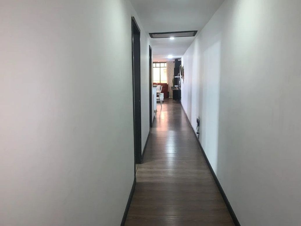 Casa de 3 alcobas en venta en Macarena Los Alpes, Bogotá, 330 m² · foto 7 de 20