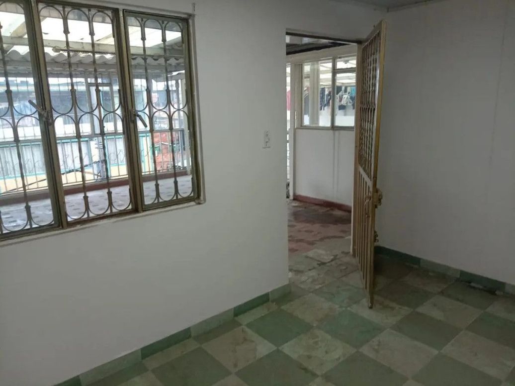 Casa de 13 alcobas en venta en Claret, Bogotá, 280 m² · foto 17 de 20