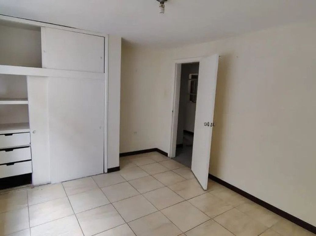 Casa de 14 alcobas en venta en San Antonio De Padua, Bogotá, 420 m² · foto 7 de 20