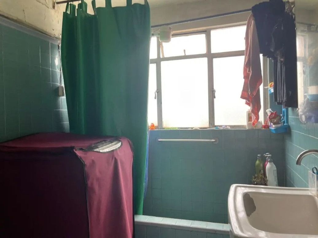 Casa de 5 alcobas en venta en San Antonio De Padua, Bogotá, 244 m² · foto 2 de 20