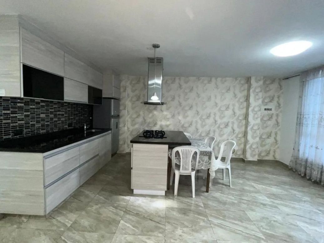 Casa de 4 alcobas en venta en Escocia, Bogotá, 393 m² · foto 9 de 19