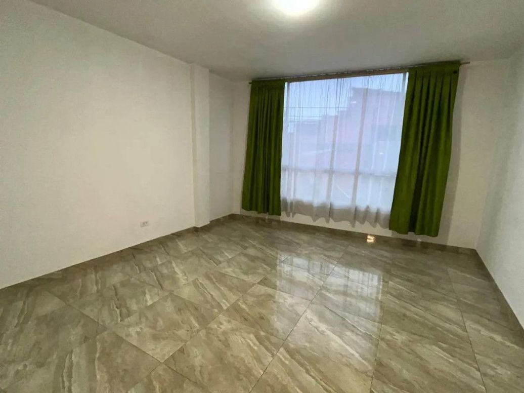 Casa de 4 alcobas en venta en Escocia, Bogotá, 393 m² · foto 10 de 19