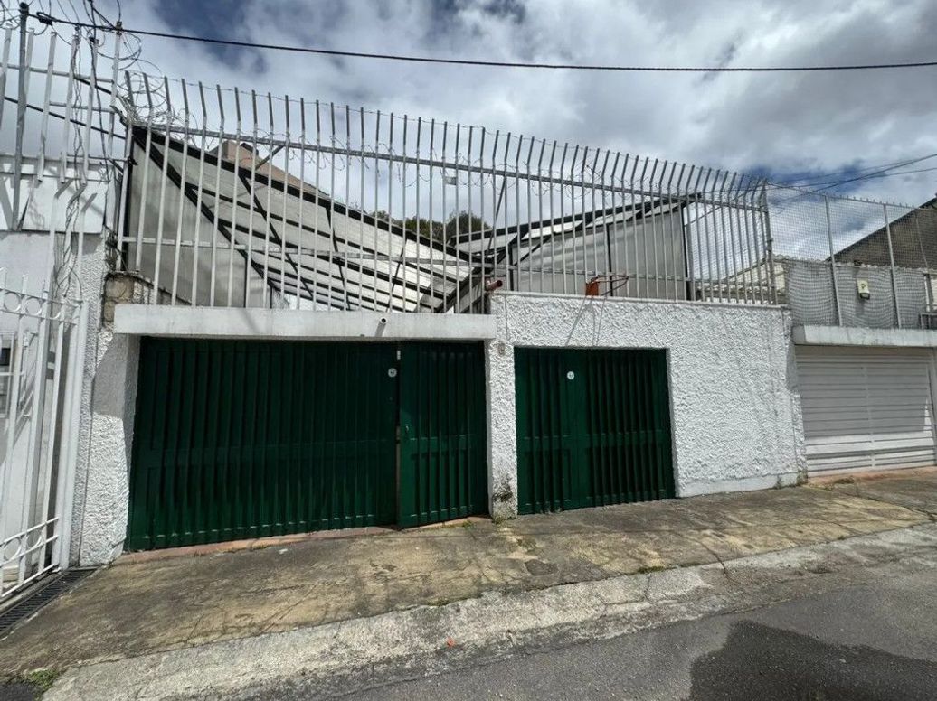 Casa de 4 alcobas en venta en Polo Club, Bogotá, 236 m² · foto 2 de 20