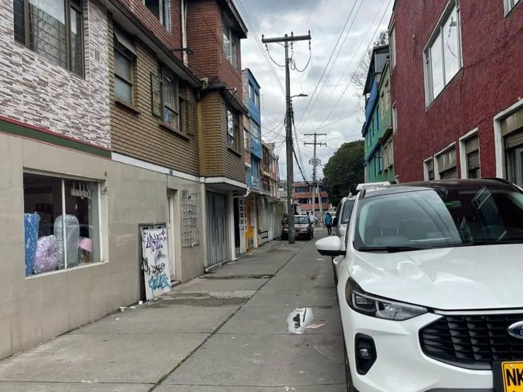Casa de 9 alcobas en venta en Bonanza, Bogotá, 350 m² · foto 3 de 11