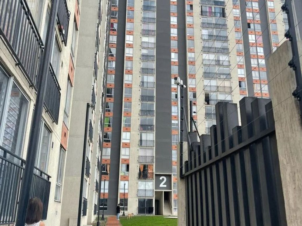 Apartamento de 2 alcobas en venta en Madelena I Y Ii, Bogotá, 42 m² · foto 2 de 20