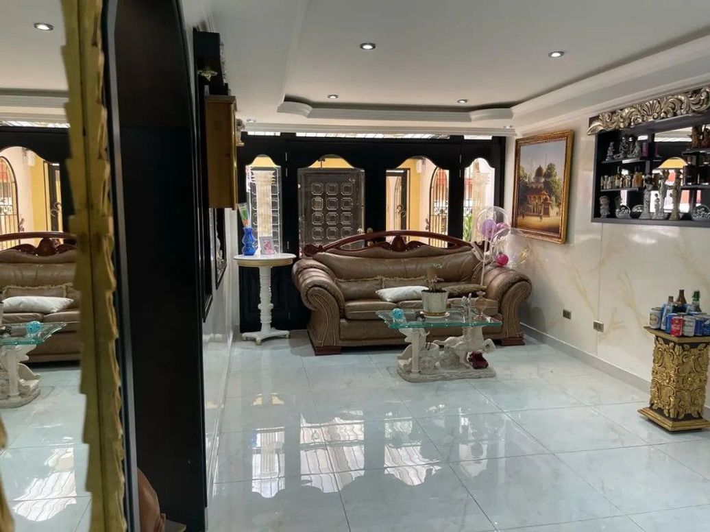 Casa de 7 alcobas en venta en Las Cruces, Bogotá, 330 m² · foto 6 de 20