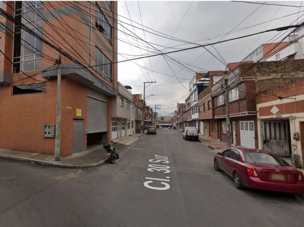 Casa de 6 alcobas en venta en Libertador, Bogotá, 205 m² · foto 3 de 3